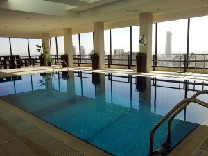 Hotel Regency. Piscina coperta, vista Amman